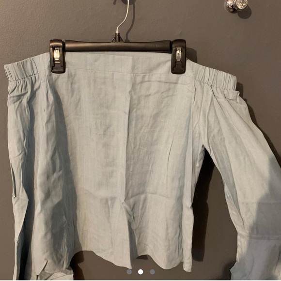 Off shoulder top - Picture 2 of 3